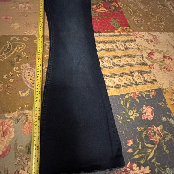 DL1961 Joy Flare Pulse Women's Jeans 32 EUC - Picture 7 of 8